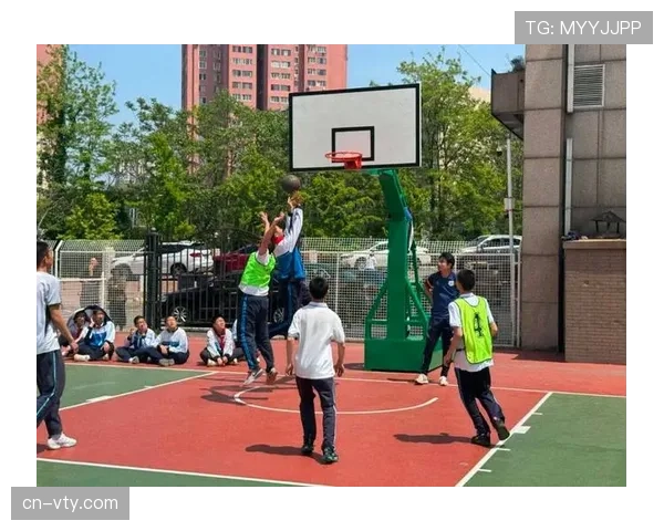 篮球进攻空间利用最大化 三分线外战术丰富 篮球进攻空间利用最大化 三分线外战术丰富